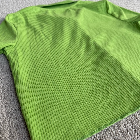 Urban Outfitters Ribbed Collared Cropped Button Up - Picture 6 of 6